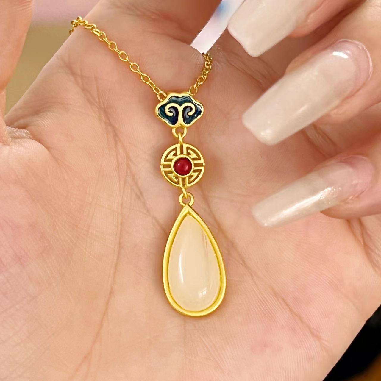 Vintage Water Drop Pendant Necklace – Gold & Jade Inspired