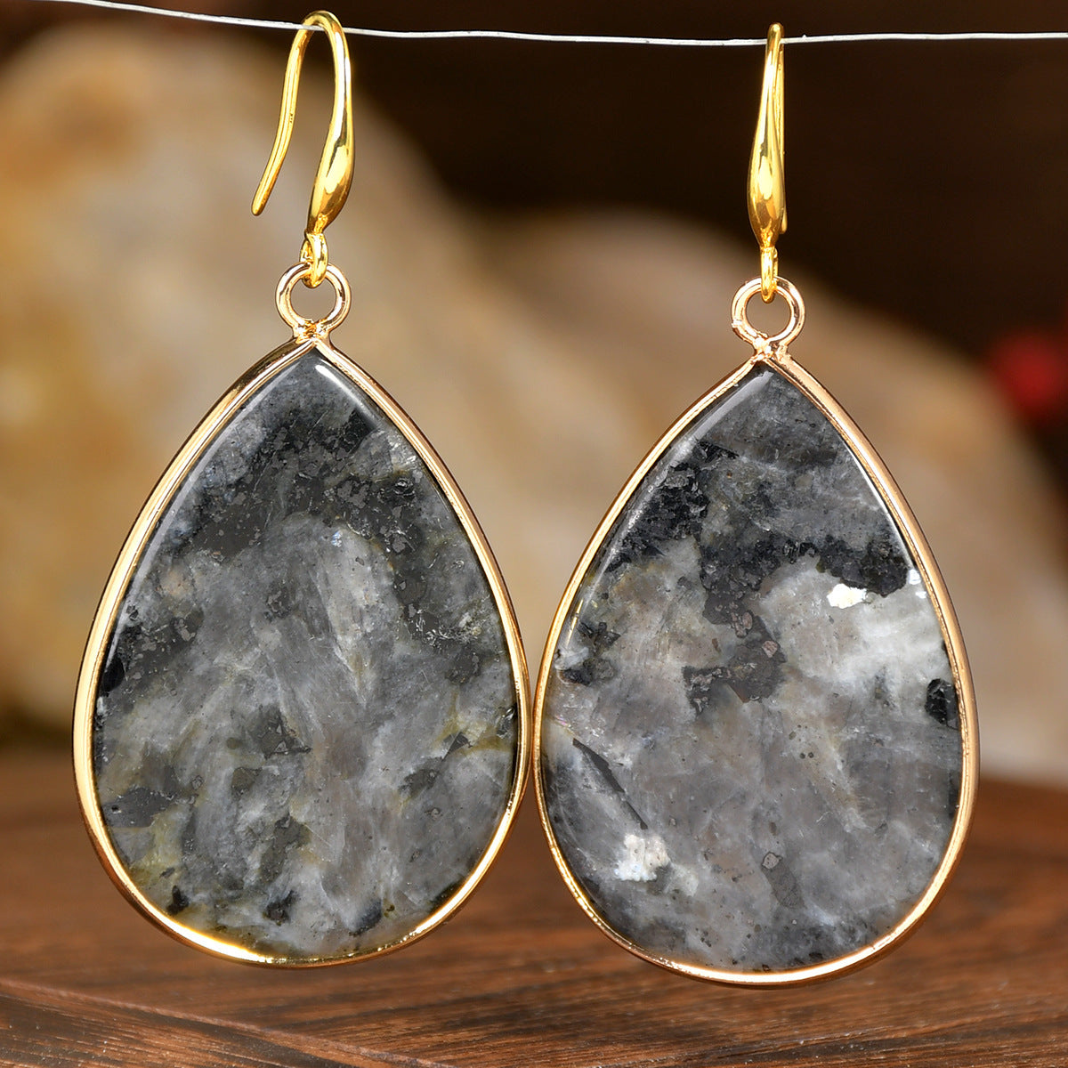 Women’s Retro Natural Stone Drop Earrings – Multicolor Gemstone Variants – Lapis Lazuli