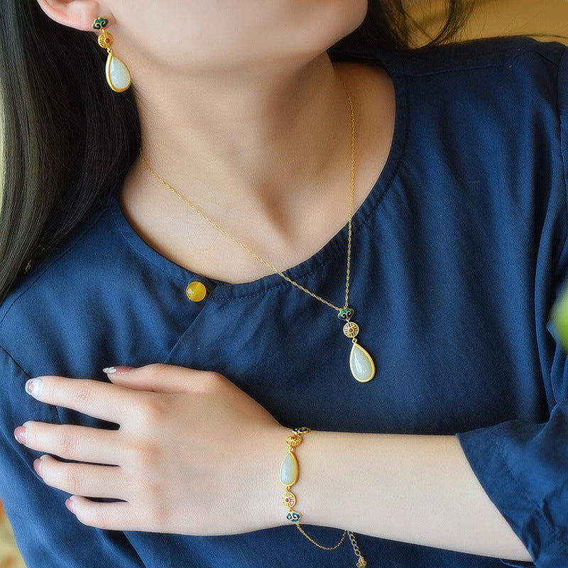 Vintage Water Drop Pendant Necklace – Gold & Jade Inspired