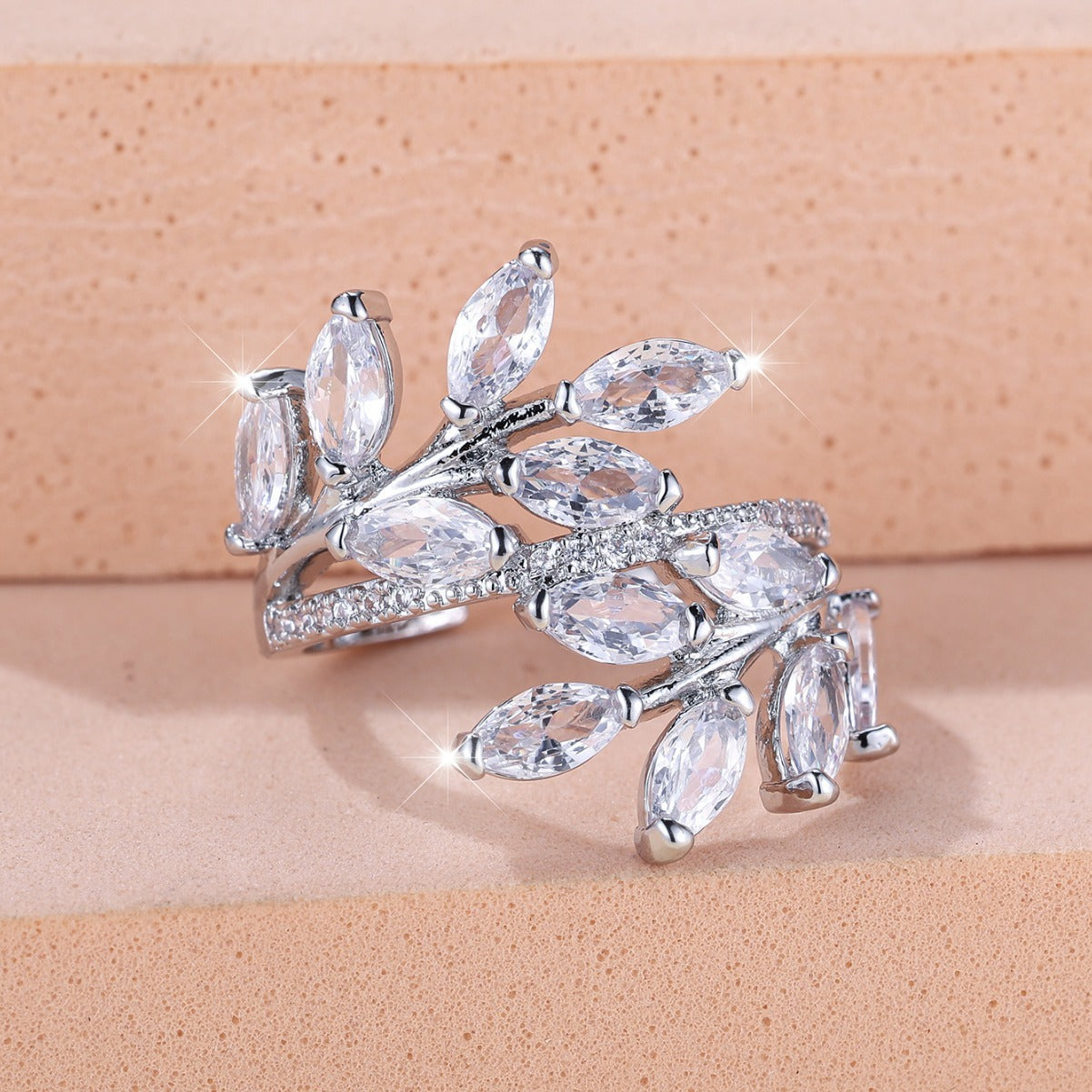 Horse Eye Zircon Leaf Ring – Platinum White Lvzuan Adjustable Opening