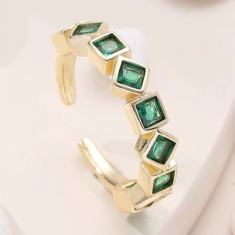 Retro Emerald Geometric Ring – Gold-Tone Adjustable Band